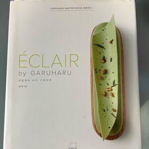 Éclair by Garuharu Book